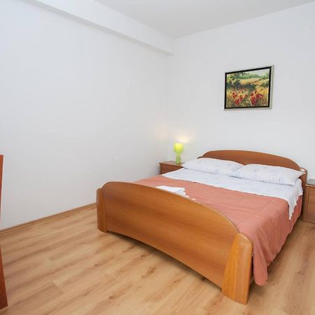 Apartments & Rooms Dekanic Baška Eksteriør billede