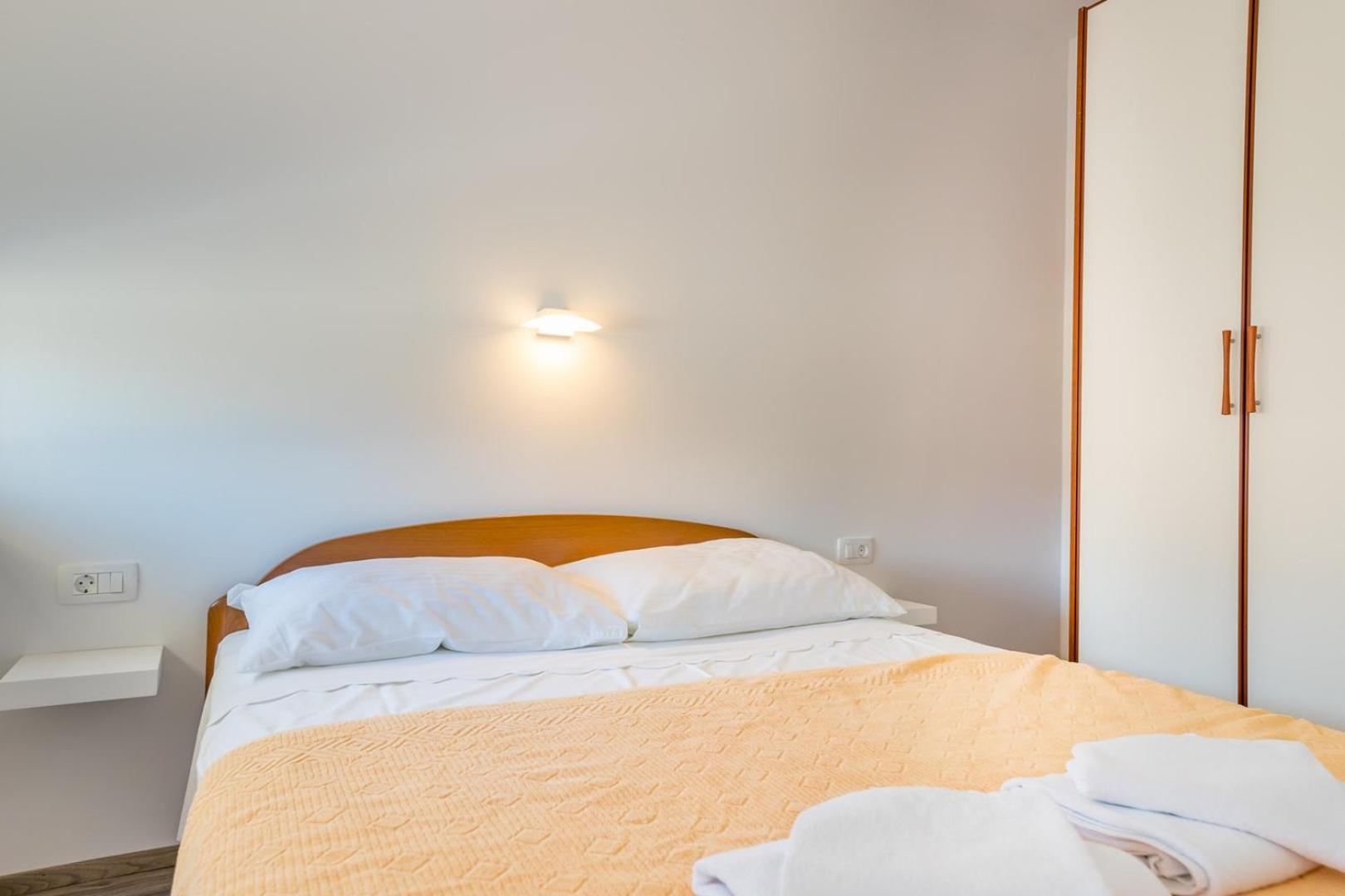 Apartments & Rooms Dekanic Baška Eksteriør billede