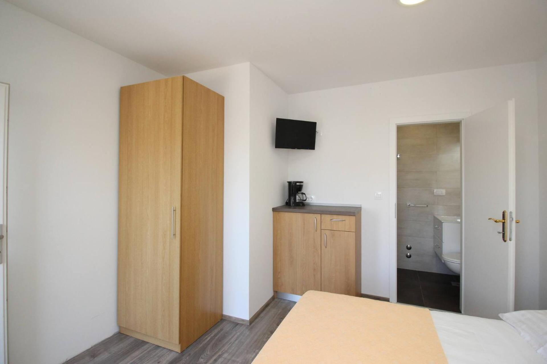 Apartments & Rooms Dekanic Baška Eksteriør billede