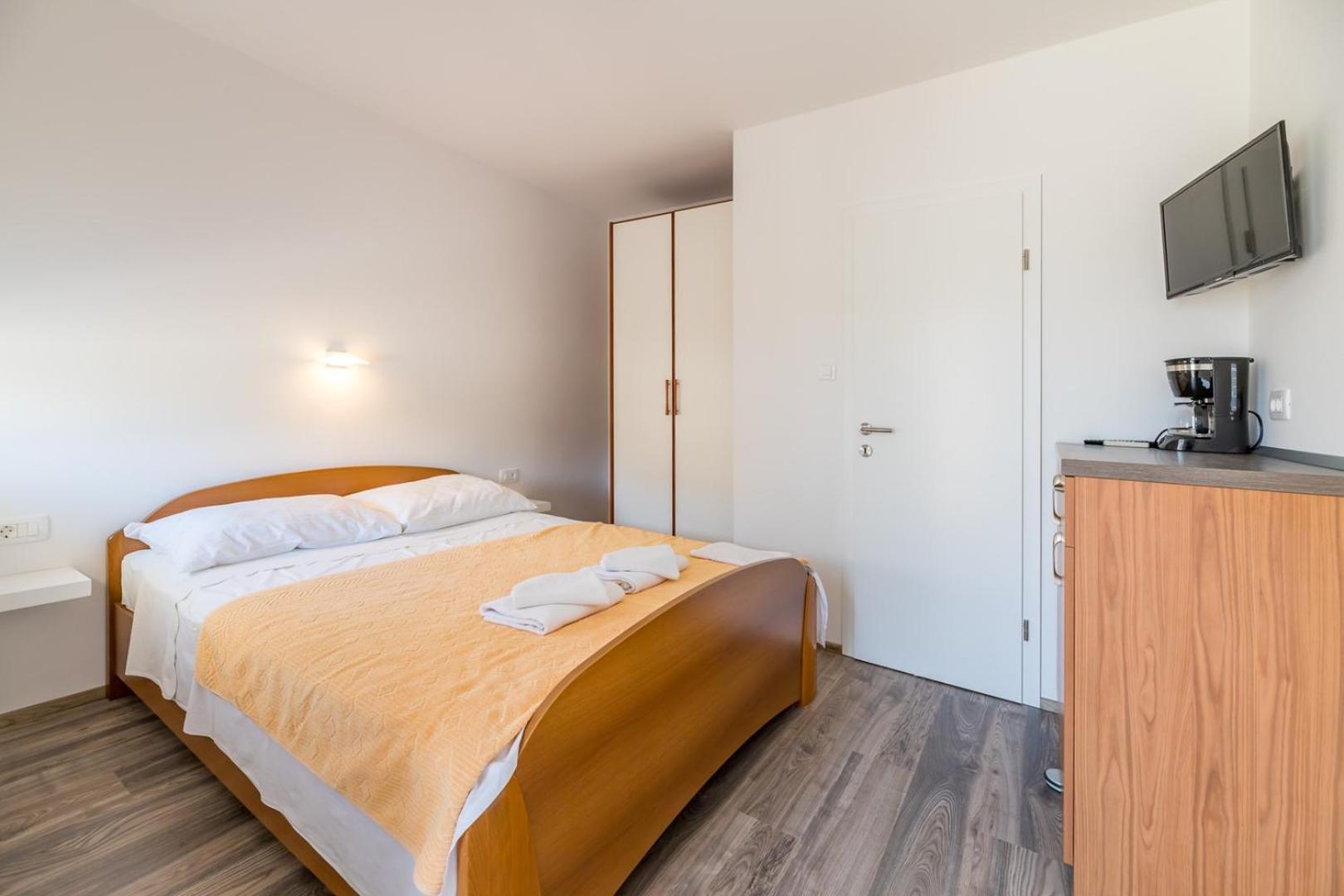 Apartments & Rooms Dekanic Baška Eksteriør billede