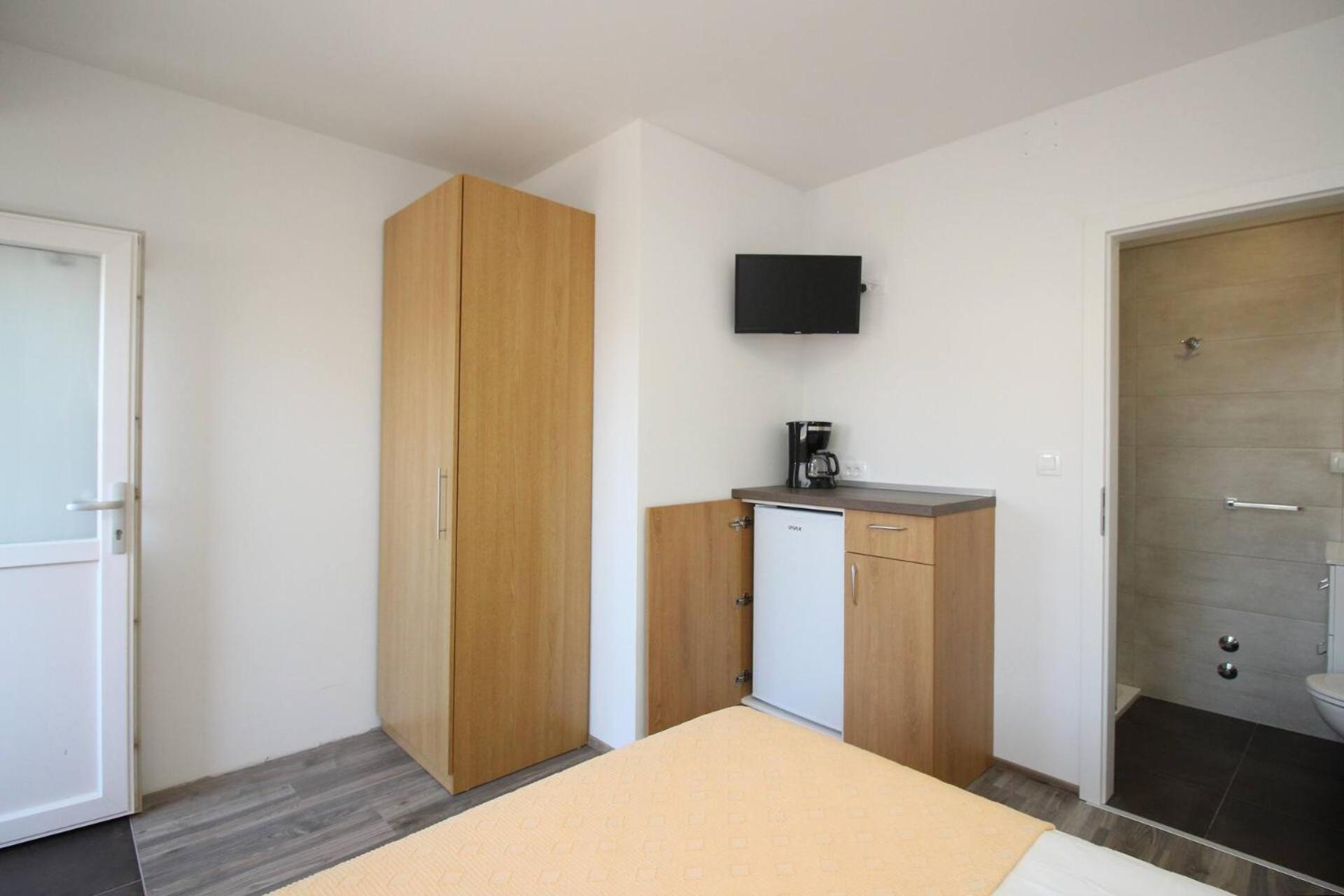 Apartments & Rooms Dekanic Baška Eksteriør billede